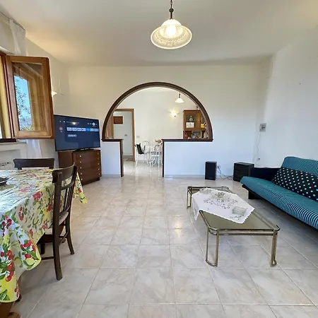 Chris Holiday home